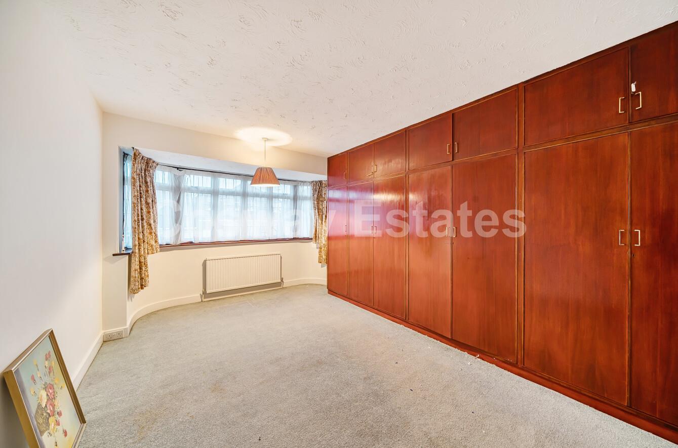Blackwell Gardens, Edgware, HA8, Edgware